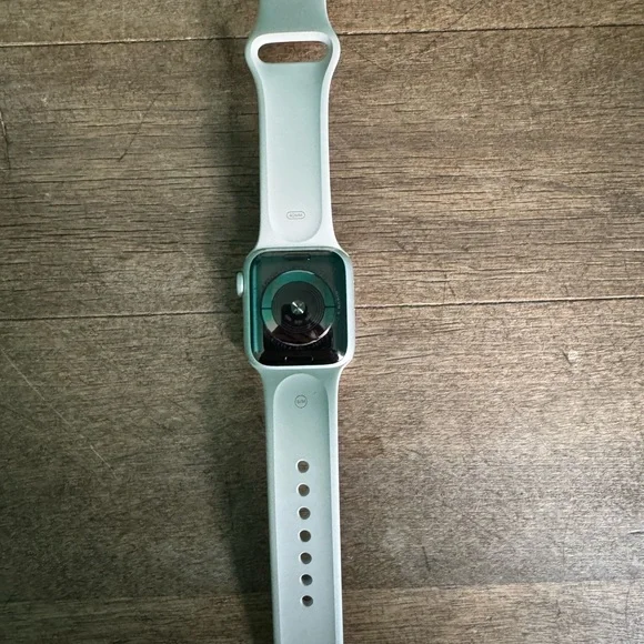 Apple Watch Series 5 40 mm - Silver and White